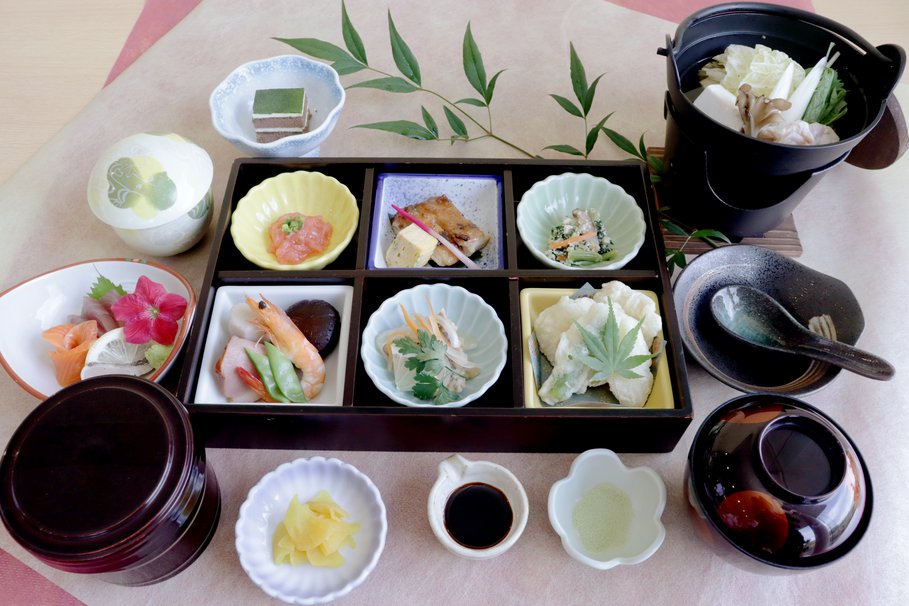 大地のハーブ鶏白ネギ膳.jpg